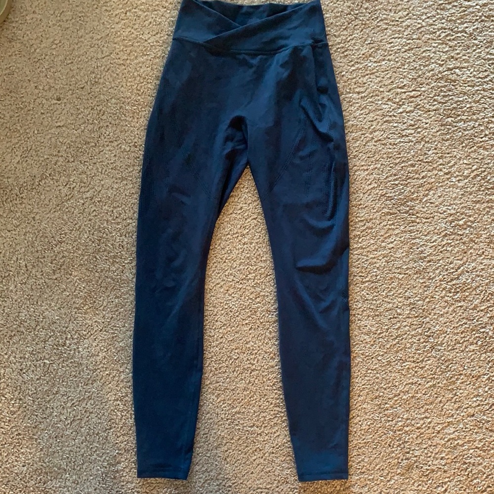 Alphalete Surface Leggings